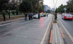 Refüje ve direğe çarpan motosikletli hayatını kaybetti