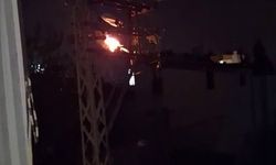 Elektrik direğinde korkutan yangın