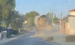 Saman yüklü kamyonun tehlikeli yolculuğu kamerada