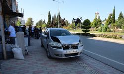 Bafra’da zincirleme trafik kazası: 4 araç birbirine girdi