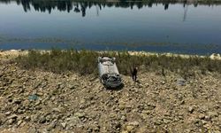 Şanlıurfa’da otomobil 5 metrelik şarampole devrildi, sürücü yara almadan kurtuldu