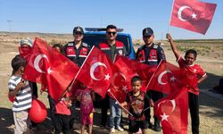 Kırşehir’de jandarma, tarım işçilerinin çocuklarıyla buluştu