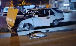 Eğirdir’de alkollü sürücü direğe çarptı: 1 yaralı