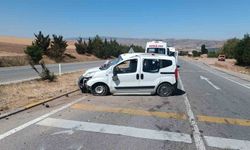 Hafif ticari araç takla attı: Aynı aileden 3’ü çocuk 5 yaralı