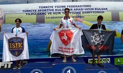 Denizli’nin altın kulaçı Türkiye şampiyonu oldu