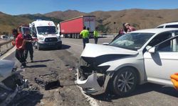Erzincan’da iki otomobil çarpıştı: 3 kişi ölü, 6 kişi yaralandı