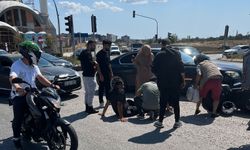 Otomobile çarpmamak için manevra yapan motosiklet devrildi: 1 yaralı