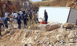 Diyarbakır’da kamyonet şarampole devrildi: 3 yaralı