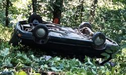 Ordu’da otomobil ormanlık alana yuvarlandı: 3 yaralı