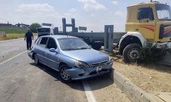 Freni boşalan kamyon, kırmızı ışıktaki 4 otomobile çarptı: 3 yaralı