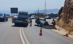 Antalya’da otomobil dağlık alana çarparak ters döndü: 2 yaralı