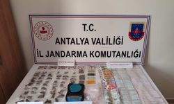 Alanya ve Manavgat’ta uyuşturucu operasyonu: 6 bin 250 hap ele geçirildi
