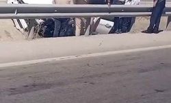 Otomobil refüjdeki boşluğa düştü