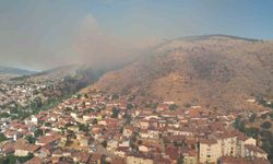 Tokat’ta otluk alanda başlayan yangın ağaçlık alana sıçradı