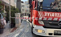 Beşiktaş’ta 3 katlı binada yangın paniği