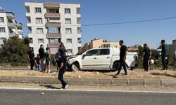 Siirt’te pikap aydınlatma direğine çarptı: 1 yaralı
