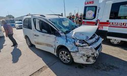 Amasya’da özel halk otobüsü hafif ticari araçla çarpıştı: 3 yaralı