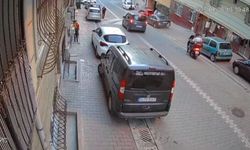 Esenyurt’ta miras kavgası: Tartıştığı ablasının arabasının camını çekiçle kırdı