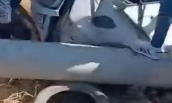 Yoldan çıkan araç bariyerlere ve direğe çarptı: 2 yaralı