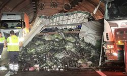 Kuzey Marmara Otoyolu’nda sebze yüklü tır devrildi: Kilometrelerce araç kuyruğu oluştu