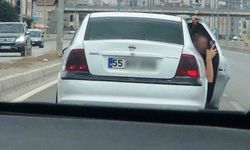 Samsun'da trafikte tehlikeli yarış: Kapıyı açıp video çektiler