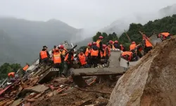 Çin'in Guangzhou kentinde meydana gelen heyelanlarda 7 kişi toprak altında kaldı
