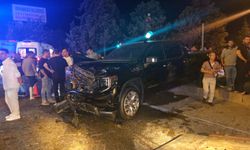 Bursa'da kamyonet ile ambulansın çarpıştığı kazada 5 kişi yaralandı