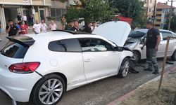 Tekirdağ'da iki otomobilin çarpıştığı kazada 5 kişi yaralandı