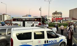 Erzurum'da yolcu otobüsü ile traktörün çarpıştığı kazada 8 kişi yaralandı