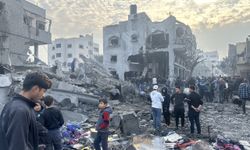 Gazze'deki hükümet: İsrail'in yol açtığı güvenlik kaosundan dolayı yardım tırlarının çoğu yağmalandı