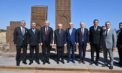 MHP’li Yurdakul: Ahlat ve Malazgirt’teki törenlerin ilk gününü kutlayarak tamamladık
