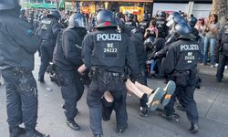 Alman polisinden Filistin'e destek eylemi yapanlara sert müdahale