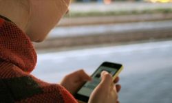 Belçika'da okullarda cep telefonu yasağı 2025-2026'da yürürlüğe giriyor