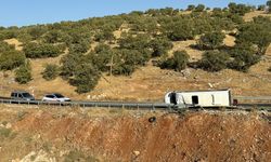 Diyarbakır’da kadınları taşıyan minibüs devrildi: 1 ölü, 15 yaralı