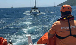 Bodrum’da arızalanan ve açık denizde sürüklenen tekne kurtarıldı