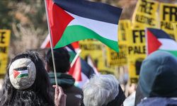 İtalya'da, Venedik Film Festivali açılışı öncesinde İsrail'in Gazze'ye saldırıları protesto edildi