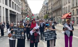 Fransa'da Gazze'deki kıtlığa dikkati çekmek için gösteri düzenlendi