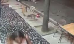 Otomobille çarpışan motosikletteki 2 kişi böyle savruldu: 3 yaralı