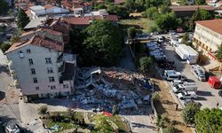 Balıkesir Sındırgı merkezli depremin yol açtığı yıkım dronla görüntülendi
