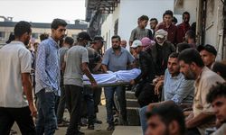 Gazze Şeridi'ne düzenlediği saldırılarda son 24 saatte 51 Filistinli hayatını kaybetti