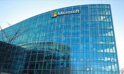 Microsoft çalışanları ve aktivistler, İsrail ordusuna destek veren şirketin genel merkezinde eylem yaptı