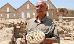 Harran'da baklava dilimi desenli tarihi ekmek kalıbı bulundu