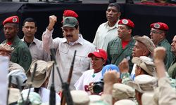 Venezuela'da yüzlerce kişi, Maduro'nun çağrısıyla Ulusal Bolivarcı Milis Gücü'ne kayıt yaptırdı
