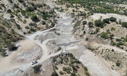 Sel felaketi yaşayan Adıyaman'ın Tut ilçesinde dere yatakları düzenleniyor