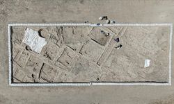 Karaman'daki Canhasan 3 Höyüğü'nde bulunan "sokak yapısı"nda kazı sürüyor