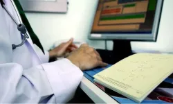 Doktorların e-imzasını kullanarak yeşil reçeteli ilaç yazdı gözaltına alındı