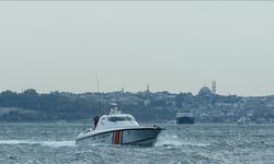 İstanbul Boğazı'ndaki yarışmada kaybolan Rus yüzücüyü arama çalışmaları sürüyor