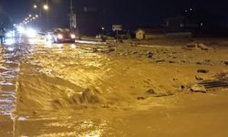 Konya'da etkili olan sağanak sele dönüştü