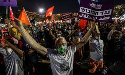 Tel Aviv’de Ateşkes Protestosuna Katılan 3 Kadına “Zorla Çıplak Arama” İddiası