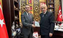 MHP’li Çiçek, Yeni Kitaplarını MHP Lideri Devlet Bahçeli’ye Takdim Etti